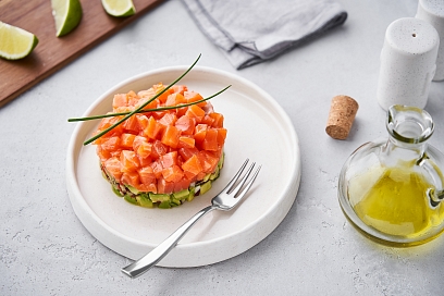 Salmon tartare with avocado